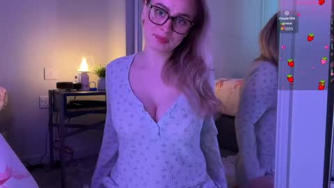 Snapshot of jjulietterose chatting on May 7, 2026, 8:42 am Juliette Rose online show from May 7, 2026, 8:42 am