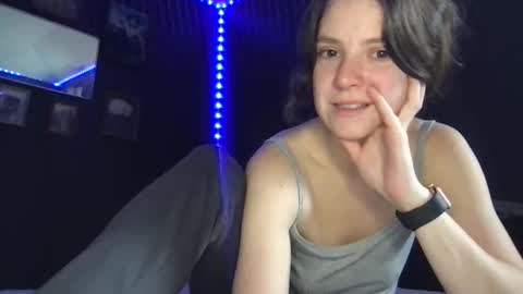 jlynn1997 online show from April 28, 2026, 1:16 pm