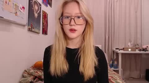 joan_kiss online show from September 10, 2025, 3:56 pm