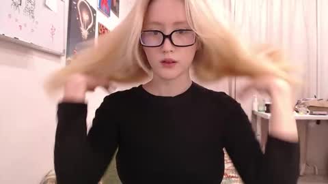 joan_kiss online show from December 15, 2025, 1:43 am