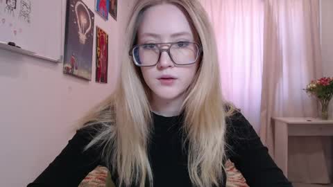 joan_kiss online show from April 12, 2026, 8:19 am