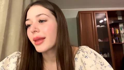 Adel online show from April 21, 2026, 7:17 pm