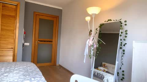 joanaphippin online show from April 21, 2026, 7:03 am