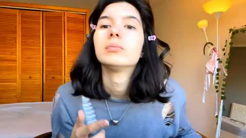 joanaphippin online show from April 22, 2026, 7:44 am