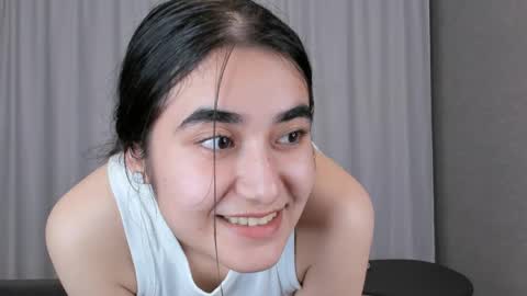 Mia online show from December 14, 2024, 5:14 pm