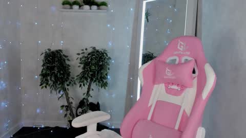 joann_shermann online show from November 25, 2025, 1:38 am