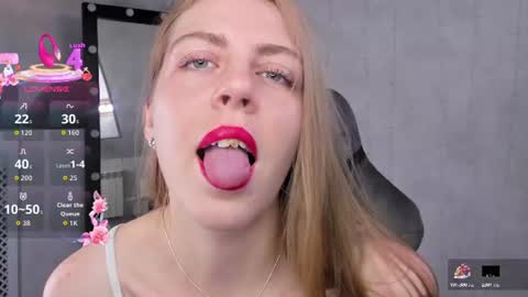 Snapshot of joann_shermann chatting on June 18, 2026, 1:17 am joann_shermann online show from June 18, 2026, 1:17 am