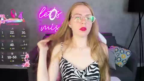 Snapshot of joann_shermann chatting on June 19, 2026, 1:10 am joann_shermann online show from June 19, 2026, 1:10 am