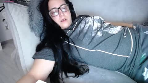 Snapshot of joanna_cw chatting on November 9, 2025, 5:00 pm Jo online show from November 9, 2025, 5:00 pm