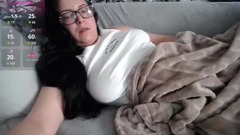 Snapshot of joanna_cw chatting on November 17, 2025, 10:21 am Jo online show from November 17, 2025, 10:21 am