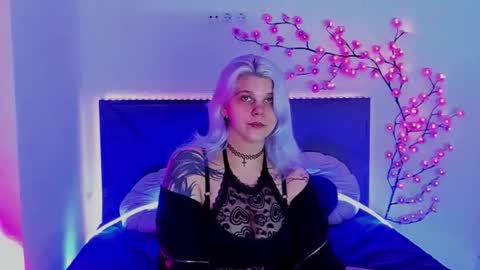 Snapshot of joannlowes chatting on May 2, 2026, 6:46 pm Joann online show from May 2, 2026, 6:46 pm