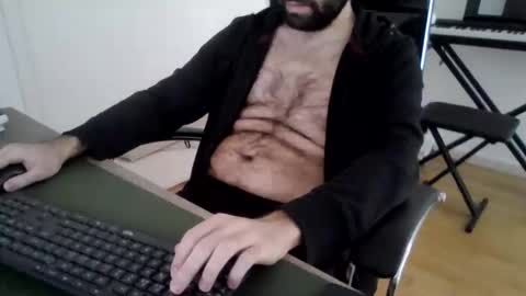 joaodias_18 online show from February 5, 2026, 12:43 pm