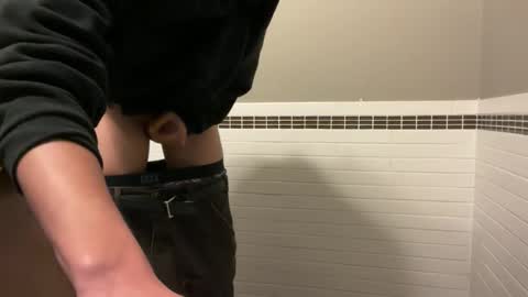 joe_3332 online show from November 29, 2025, 9:51 pm