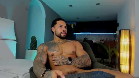 joe_esthetic online show from February 25, 2025, 1:41 am