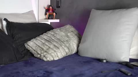 joe_steel1 online show from December 14, 2025, 4:23 pm