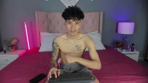 Emma  Joe online show from November 20, 2025, 10:42 pm