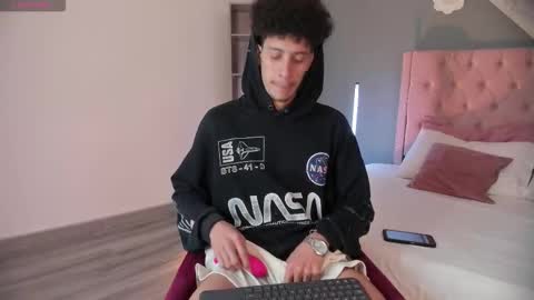 Emma  Joe online show from November 25, 2025, 3:17 am