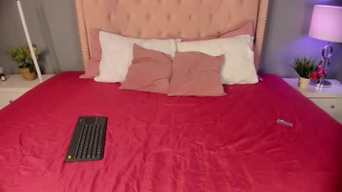 Emma  Joe online show from December 4, 2025, 4:33 am