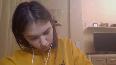 Jennifer online show from September 15, 2025, 7:36 pm