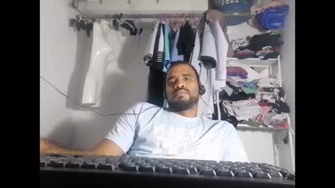 johan2222222222 online show from February 18, 2025, 6:59 am