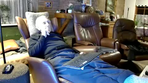 johan7 heet online show from February 22, 2025, 9:04 pm