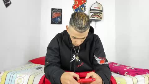 johan_and_antonella online show from December 2, 2024, 1:14 am