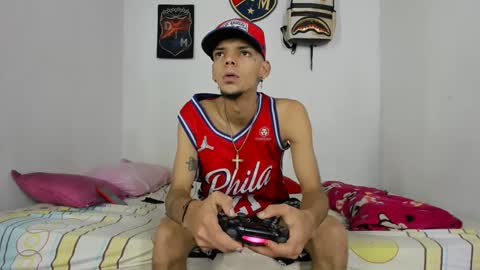 johan_and_antonella online show from December 11, 2024, 10:38 pm