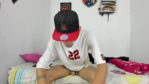 johan_and_antonella online show from December 15, 2024, 6:37 pm