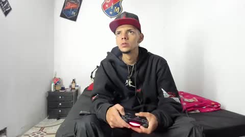 johan_and_antonella online show from January 16, 2025, 1:37 am