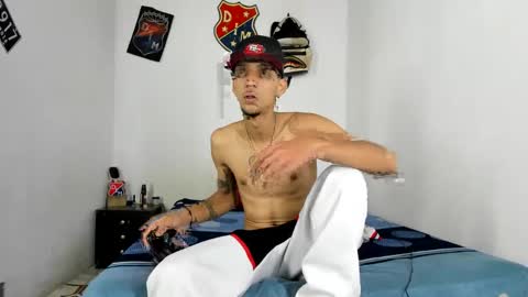 johan_and_antonella online show from January 17, 2025, 4:36 pm