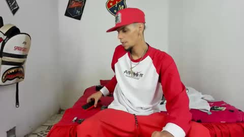 johan_and_antonella online show from February 17, 2025, 5:36 am