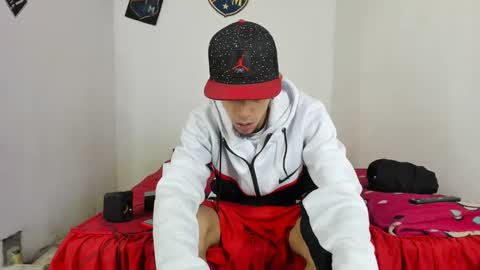 johan_and_antonella online show from February 18, 2025, 8:05 am