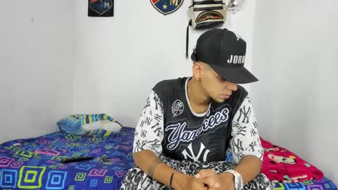 johan_and_antonella online show from September 11, 2025, 3:17 am