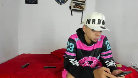 johan_and_antonella online show from November 2, 2025, 5:32 am