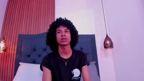 Snapshot of johan_gz_ chatting on July 4, 2026, 12:33 pm Johan online show from July 4, 2026, 12:33 pm