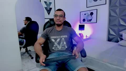 Snapshot of johan_miller1 chatting on December 19, 2025, 10:55 am johan online show from December 19, 2025, 10:55 am