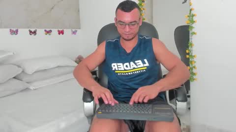 Snapshot of johan_miller1 chatting on December 23, 2025, 11:08 am johan online show from December 23, 2025, 11:08 am