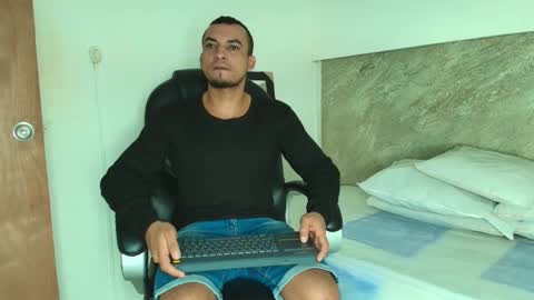 Snapshot of johan_miller1 chatting on January 19, 2026, 5:44 am johan online show from January 19, 2026, 5:44 am