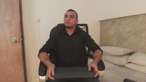 Snapshot of johan_miller1 chatting on March 30, 2026, 5:52 am johan online show from March 30, 2026, 5:52 am