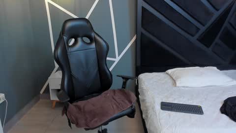 Johan Williams online show from December 20, 2024, 10:05 am