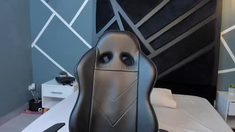 Johan Williams online show from February 25, 2025, 5:52 am