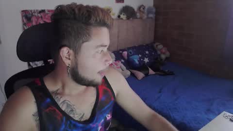 Snapshot of johanleonsweetboy chatting on December 16, 2025, 5:07 pm JOHAN independient model online show from December 16, 2025, 5:07 pm