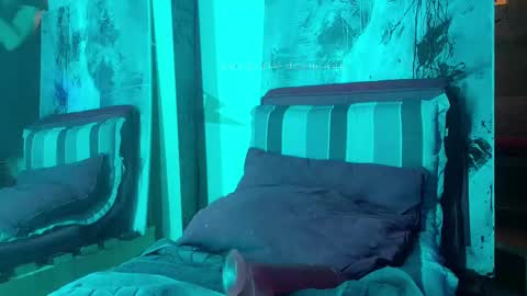 Snapshot of johanna_obey_you chatting on January 11, 2025, 2:41 am Johanna Sweet online show from January 11, 2025, 2:41 am