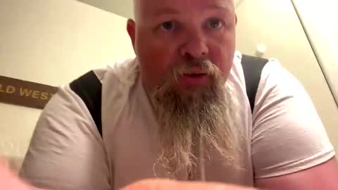 Snapshot of john40a chatting on June 2, 2026, 2:46 am John online show from June 2, 2026, 2:46 am