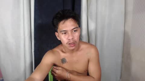 Snapshot of john_carloss chatting on July 10, 2026, 11:35 am john and thallea online show from July 10, 2026, 11:35 am
