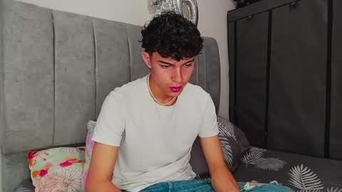 John Vichenso online show from December 15, 2024, 9:53 pm