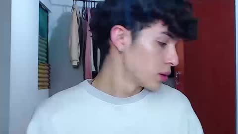 John Vichenso online show from September 18, 2025, 9:50 pm