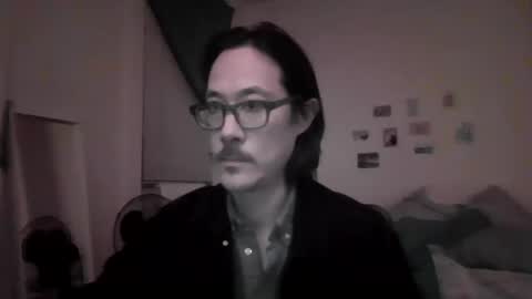 Johnee online show from November 8, 2025, 9:31 am