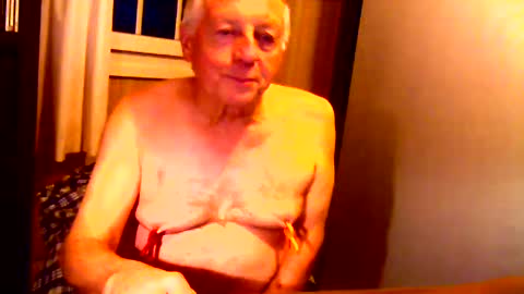 johnjohn6226 online show from January 3, 2025, 5:10 pm