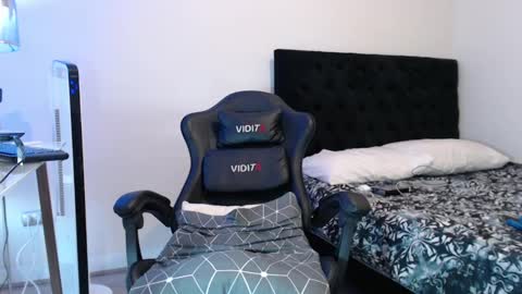 john online show from December 23, 2024, 9:51 pm